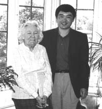 Dr Elizabeth with Zhuang Xiaoming, a photographer from the Chinese Buddhist Association on his SBFT funded visit to the British Library in 1990-91.